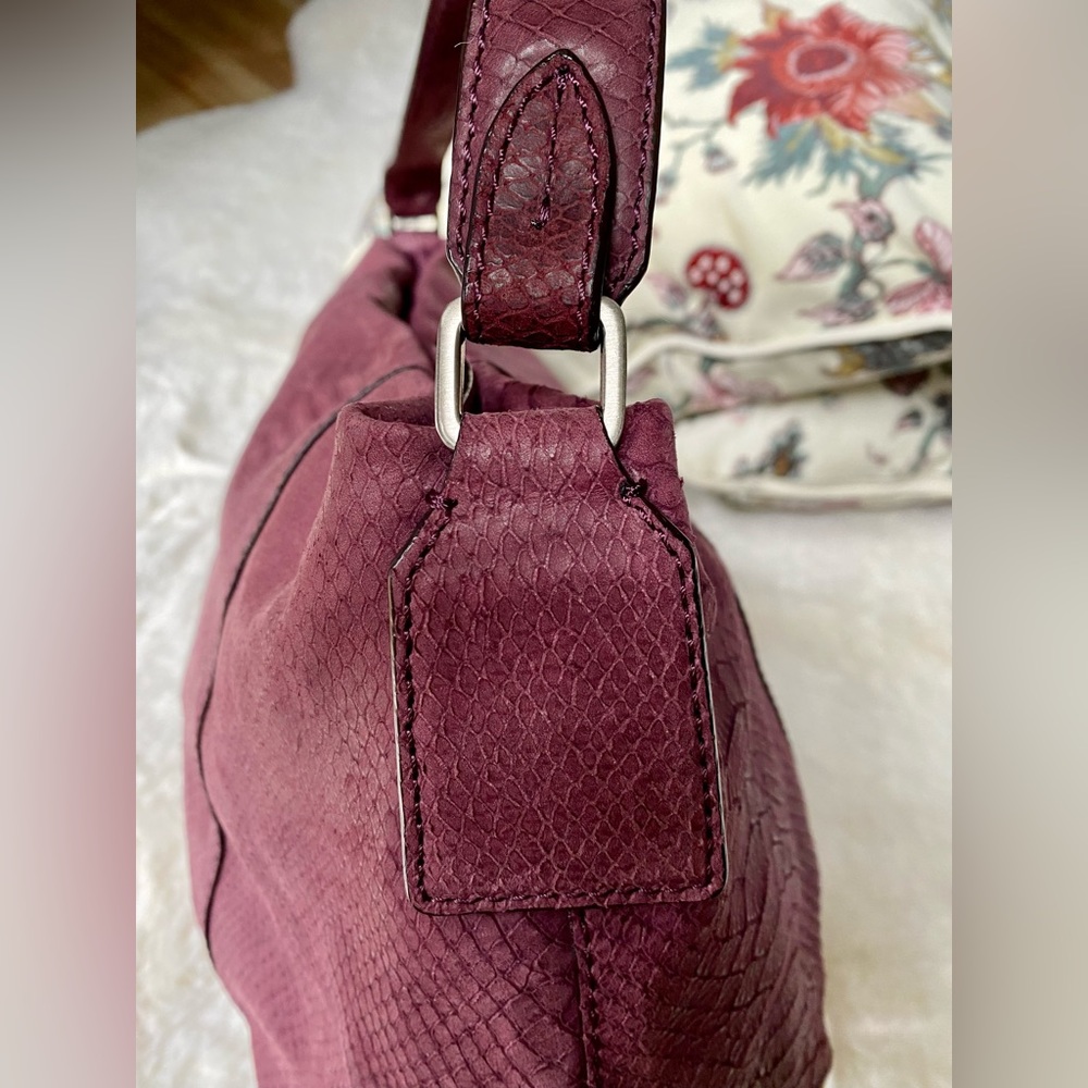 Vintage Calvin Klein soft slouchy handbag. Purple Snake Embossed. - Picture 4 of 10